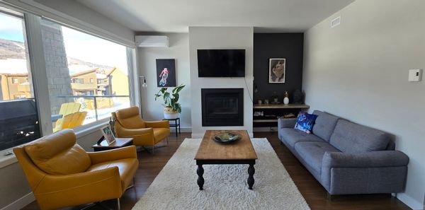 Magnifique condo au pied du Mont Ste-Anne. Vue sur la montagne et activités pour tous les goûts!