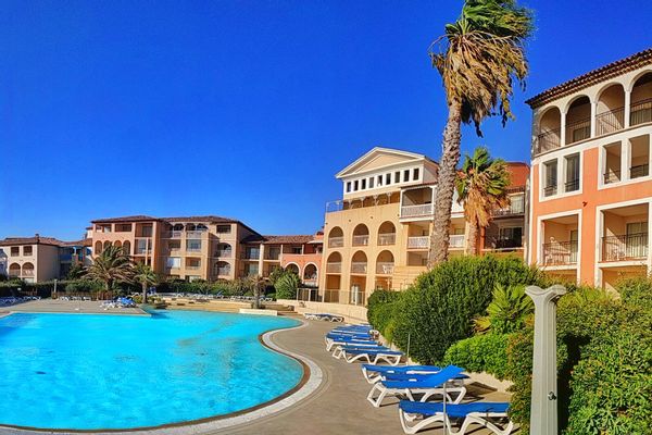Superbe appartement vue mer piscine