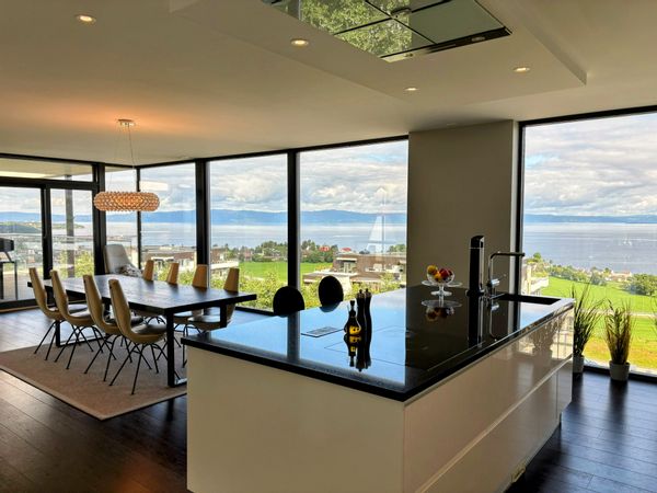 Villa familiale moderne avec vue panoramique