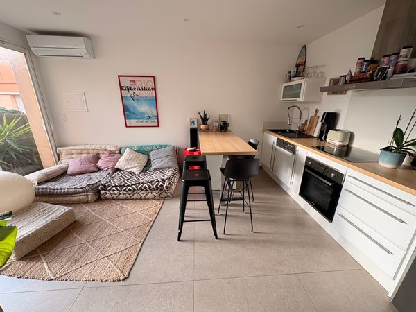 La CABANE DE TONI avec extérieur en 1 er ligne mer