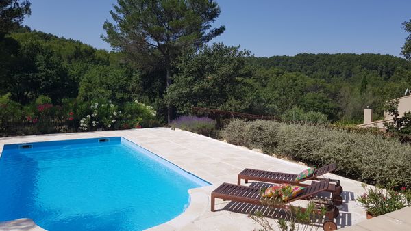 Gîte Solar de provence situé au Pays d'Aix-en-Provence au pied du Luberon
