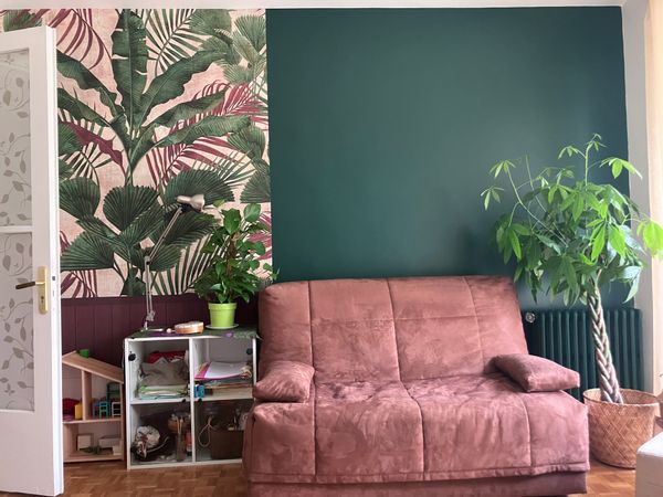 Dans un écrin de verdure aux portes de Paris. Animal de compagnie bienvenu.
