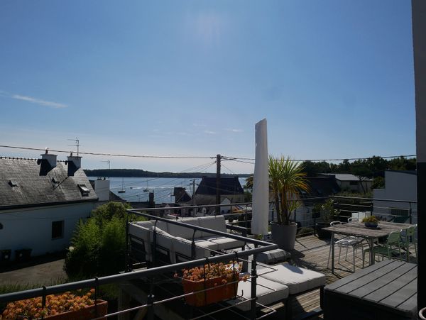 Vue sur le Blavet, situé à 100 m. Gare TGV de Lorient, en Bretagne, située à 5 km.