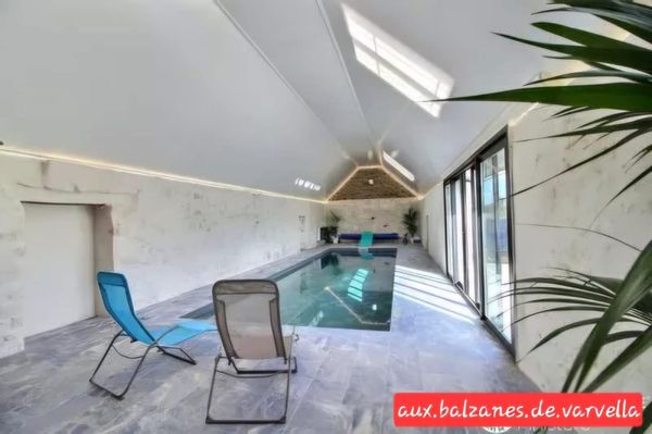 Maison avec piscine chauffée toute l’année et spa Boulodrome baby-foot