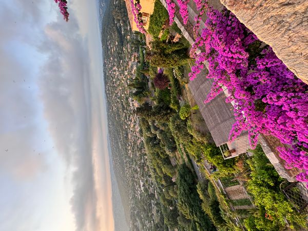 Maison de campagne avec vue mer au début de l’arrière pays niçois