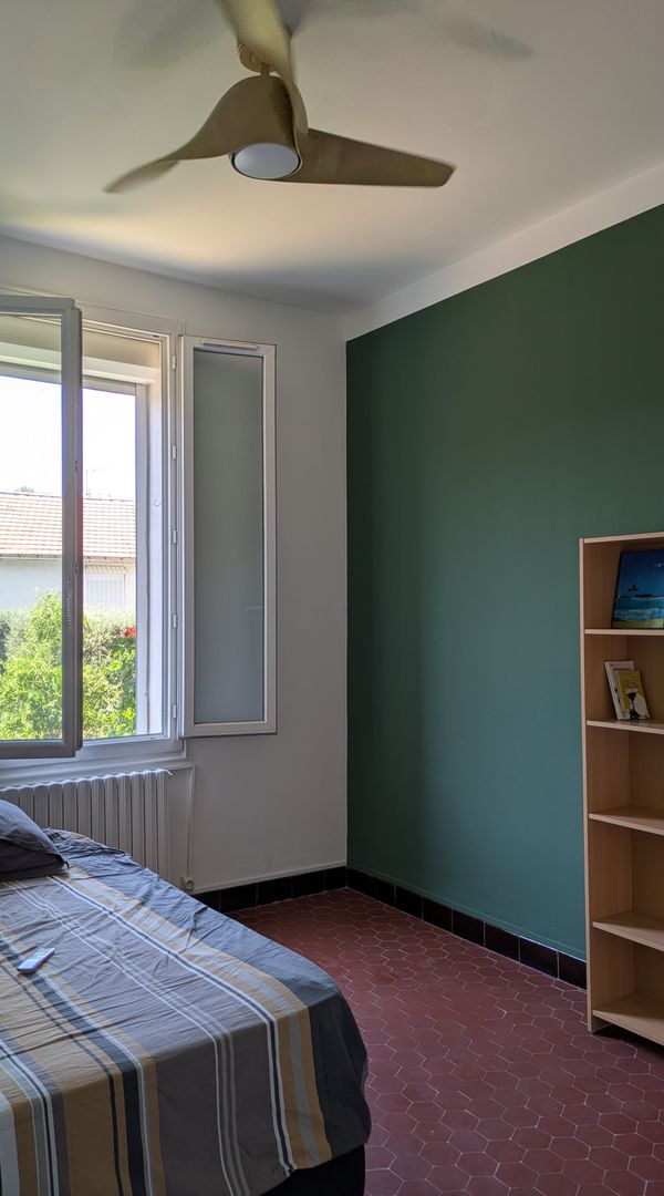 Chambre sur cour au calme à Marseille