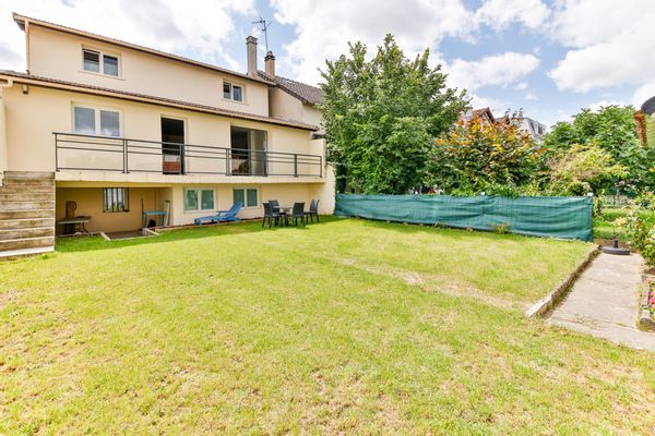 Maison familiale avec jardin aux portes de Paris – 4 chambres – RER à 7 min à pied