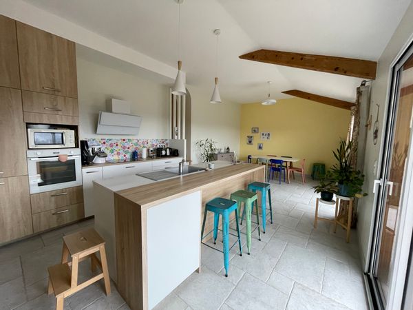 Maison familiale entre montagne et lac / Family home between mountains and lake