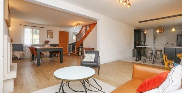 Belle maison 180 m² à Proximité de TOURS et des chateaux de la Loire.