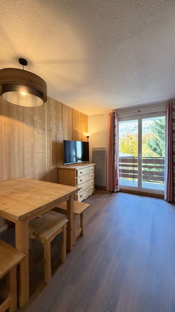 Appartement les 2 alpes 1800, cosy, départ et retour skis aux pieds