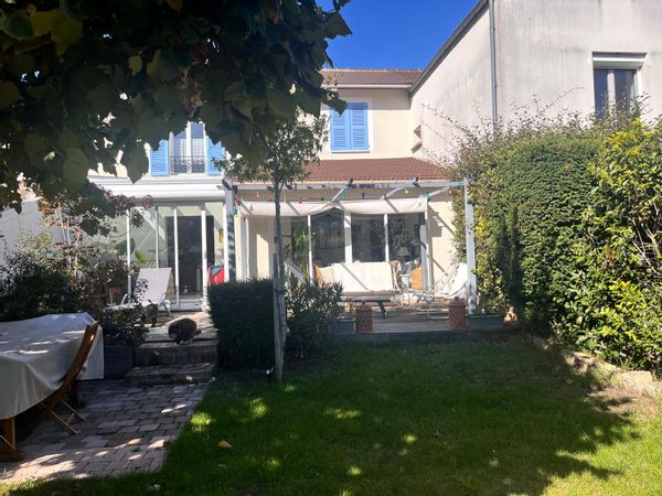 2 chambres dans la maison de Frédérique et Philippe lumineuse et près de Paris