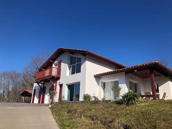 Maison familiale entre mer et montagne