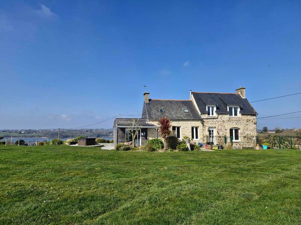 Charmante maison en pierre - vue mer