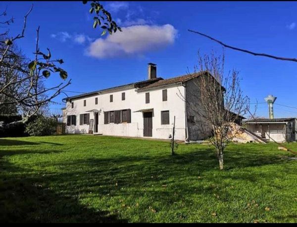 Une ou deux chambres à l'étage dans notre maison girondine entre vignes et forêts