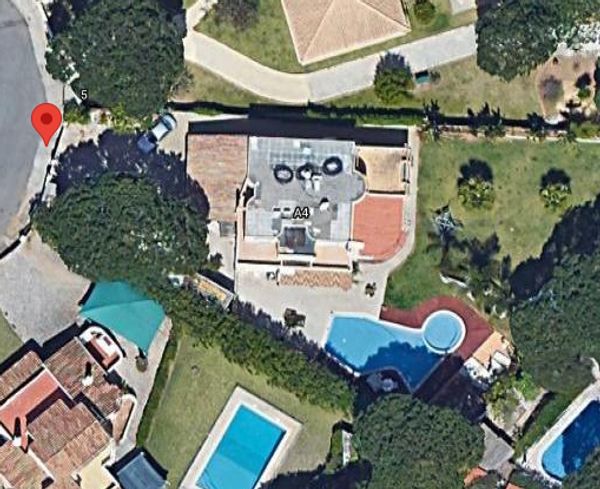 Villa Augustus, Vilamoura, Algarve. Magnifique villa de 4 chambres, 8 personnes, jardin et piscine.