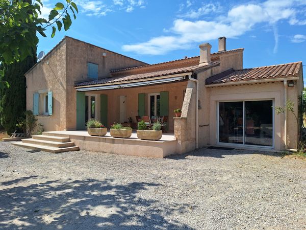 Belle maison avec grand jardin au cœur de la Provence