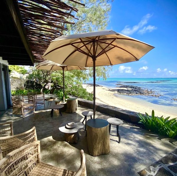 Villa rare d’exception avec vue mer ET pieds dans l’eau – lagon turquoise en face