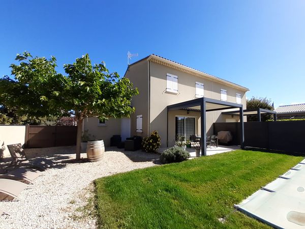 Bienvenue à Grillon, nous mettons à disposition notre gîte en dehors de la période estivale