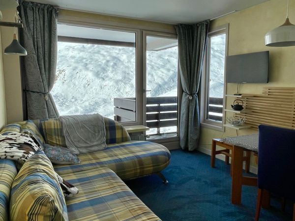Appartement  4 personnes traversant  très calme avec 2 vues magnifiques,  montagne et lac