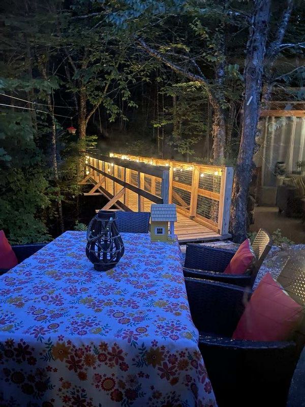 Maison bordée par des cascades . Aimerions Guests points ou échange réciproque Pour 4 personnes