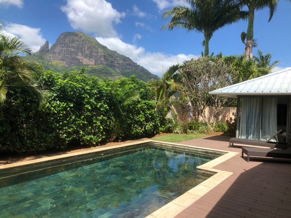 Villa 4 chambres, piscine privée, vue montagne (10 min. de la mer)