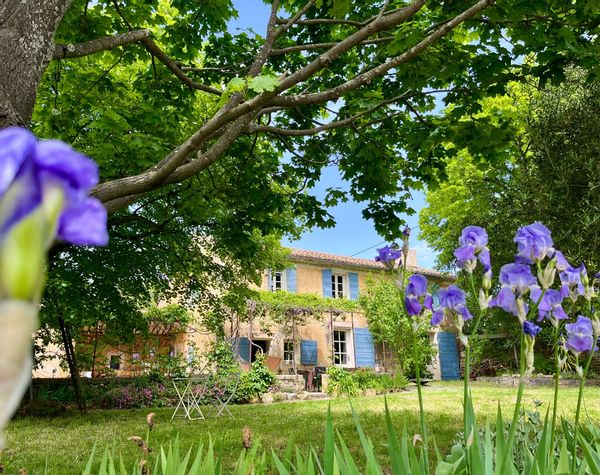 Mas provençal - maison de charme.