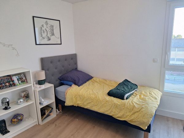 1 chambre lit simple BDX TALENCE  CENTRE . chambre lit simple dans grand appt avec terrasse