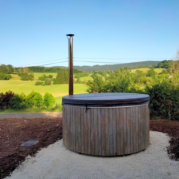 Le Bain nordique du Lynx boréal au coeur du parc du Haut Jura Gîte 3 étoiles