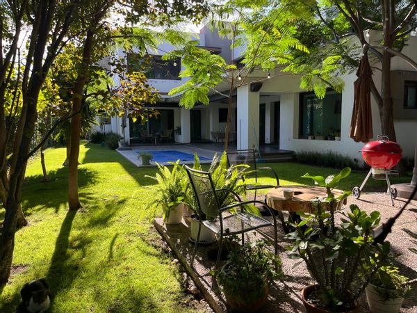 La maison de Bruno es una casa muy bonita, tranquila, cómoda y perfecta para la convivencia.