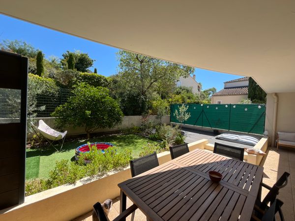 La maison de Julie  Appartement au coeur de salon de Provence  avec jardin privatif