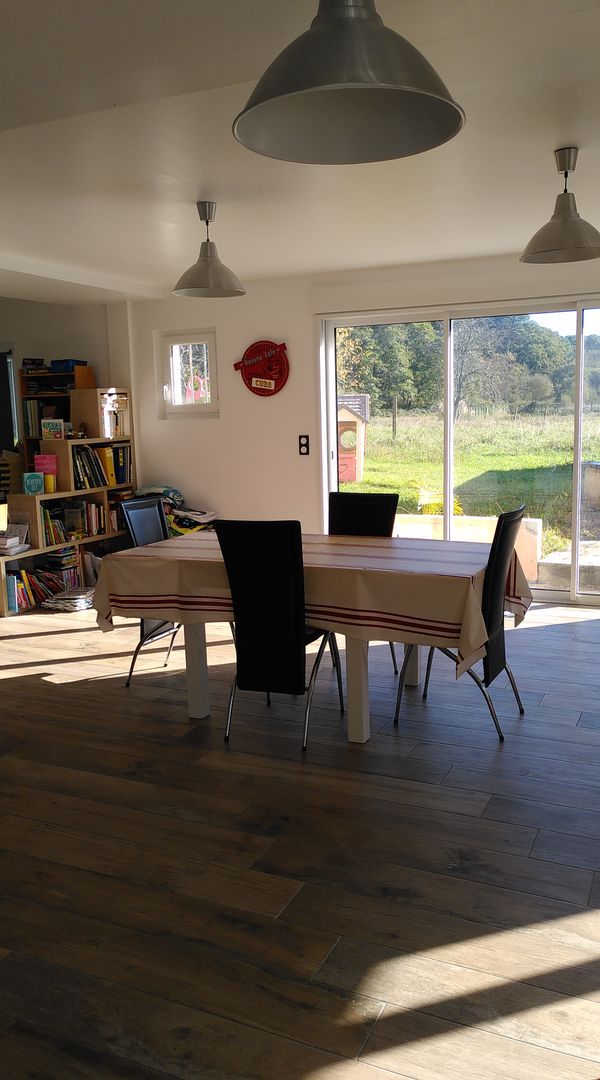 Maison en ville comme à la campagne sans vis à vis à 15 min des plages avec piscine.