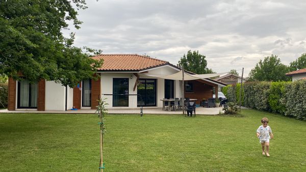 La maison de Dimitri offre un magnifique cadre de vie