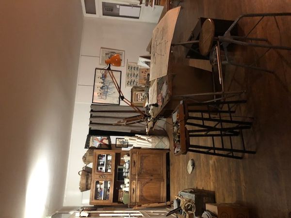 La maison de Catherine, c'est un atelier d'artiste où vous pourrez si vous le souhaitez, y trvailler