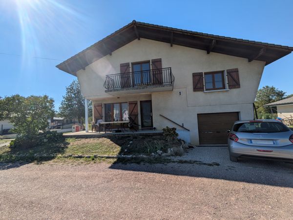 Maison au calme à moins d'une heure de trajet de la plupart des sites montagnards locaux