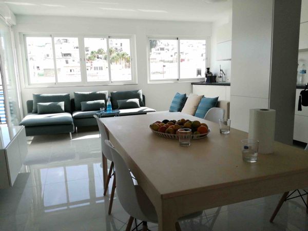 80 m2 zen et lumineux entre plage, médina, ville moderne, vert des palmiers, bleu du ciel …