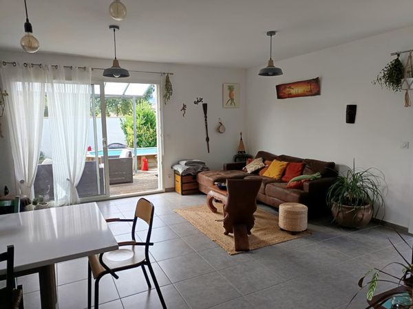 La maison de Solange est dans un quartier calme proche du bassin d'Arcachon et des plages.