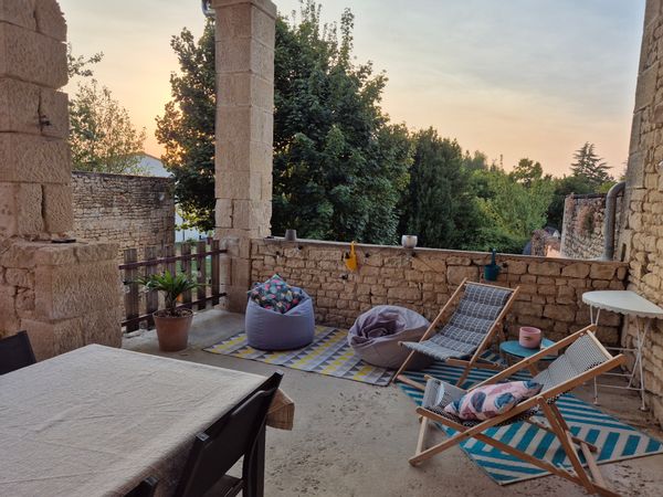 Maison en pierres avec charme et simplicité