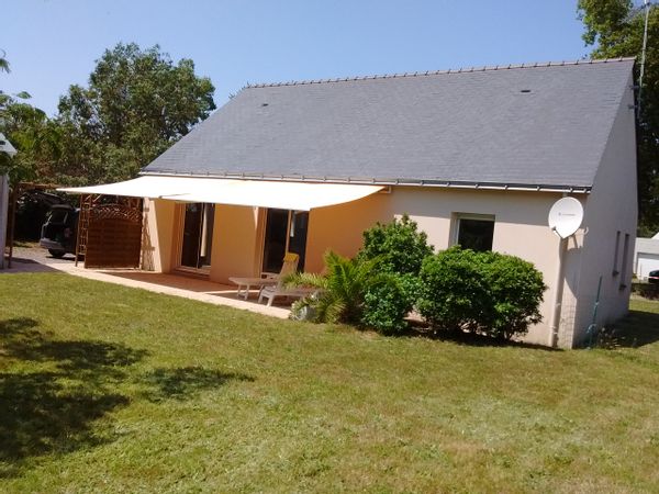 La maison de DENISE Maison de vacances située à 350 m de la plage ,à 5kms d'une commune avec marchés