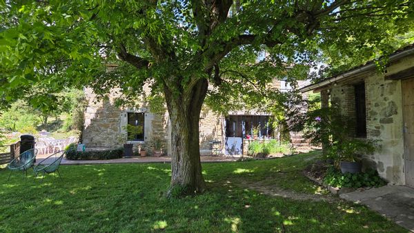Sous le Tilleul, chez Emmanuel et Céline