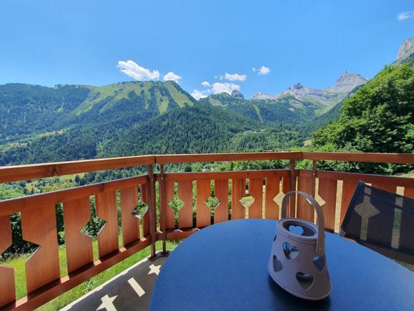 Bel appartement à Ovronnaz en montagne (station thermale, ski, randonnées), vue panoramique