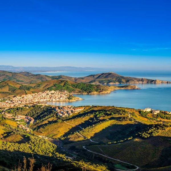 La maison de Delphine et de Jean est à 40 mètres de la mer et de la grande plage de Banyuls sur Mer
