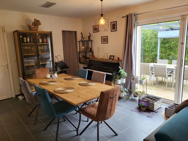 Maison tranquille, au cœur d un charmant village provençal