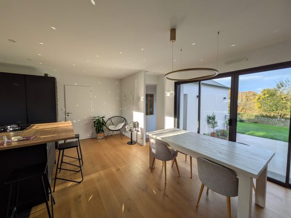 Maison familiale de plain pied à 15 min de Nantes & 40 min des plages avec vue dégagée sur la nature