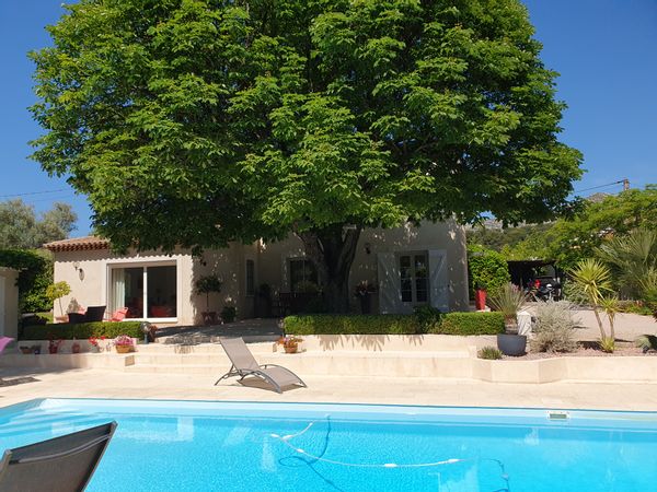 Entre mer et collines, vivez la Provence à Aubagne.