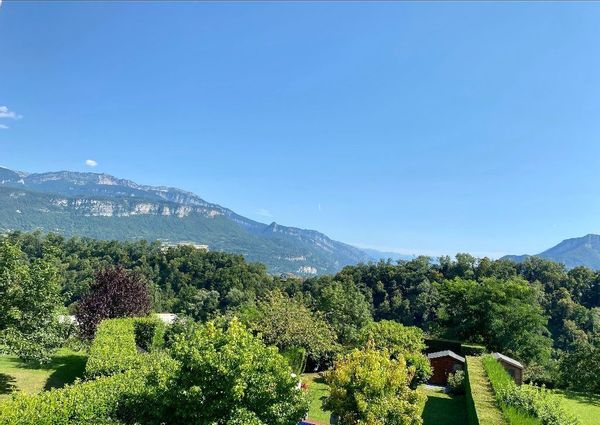 Maison avec piscine proche montagnes