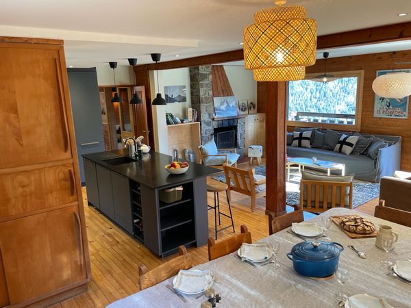 Grand chalet entièrement rénové face au Mont-Blanc !