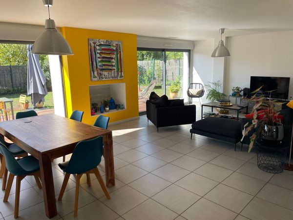 Jolie villa pour 6 pers (4 chambres). Le calme à proximité de Bordeaux, du vignoble et des plage