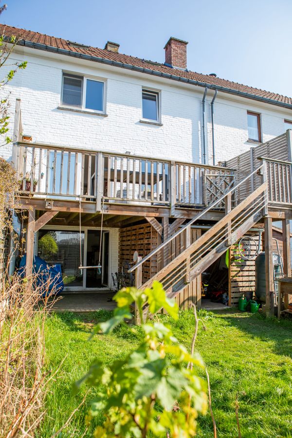 Jolie petite maison familiale bien entretenue et avec toutes les commodités nécessaires.