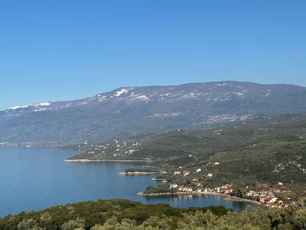 Havre de paix dans une oliveraie avec incroyable vue mer dans le Pelion