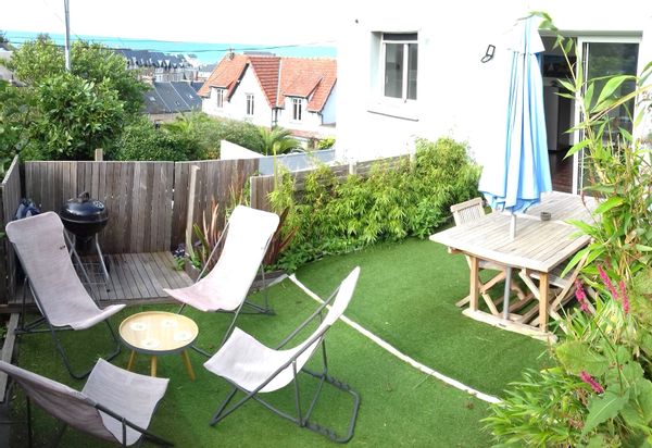 Bel appartement avec vue sur mer et terrasse. 1 à 4 personnes. Voir informations complémentaires.